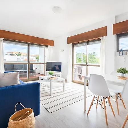 Apartamento Cozy 1bdr With Spacious Balcony & Pool,