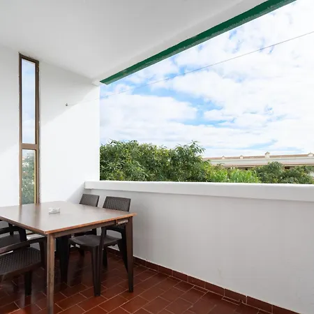 Cozy 1bdr With Spacious Balcony & Pool, Apartamento *