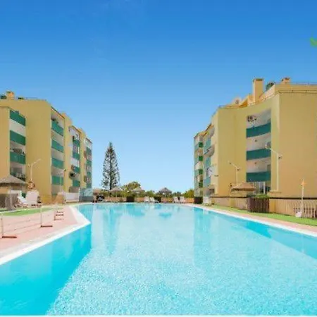 Apartment Cozy 1bdr With Spacious Balcony & Pool,