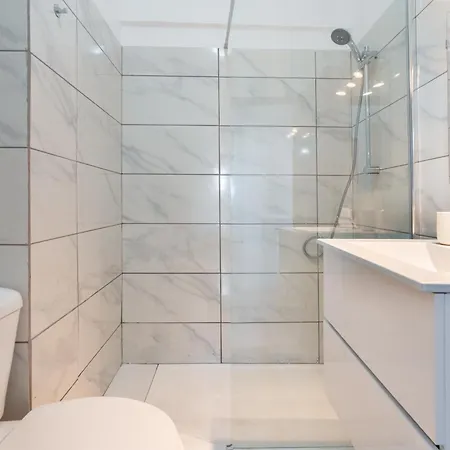 Cozy 1bdr With Spacious Balcony & Pool,