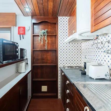 Cozy 1bdr With Spacious Balcony & Pool, Apartment Vilamoura