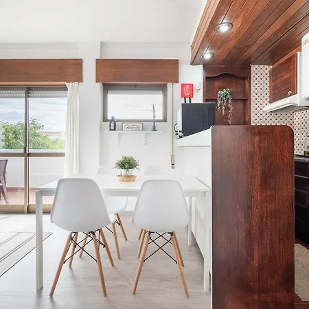 Apartment Cozy 1bdr With Spacious Balcony & Pool, Vilamoura