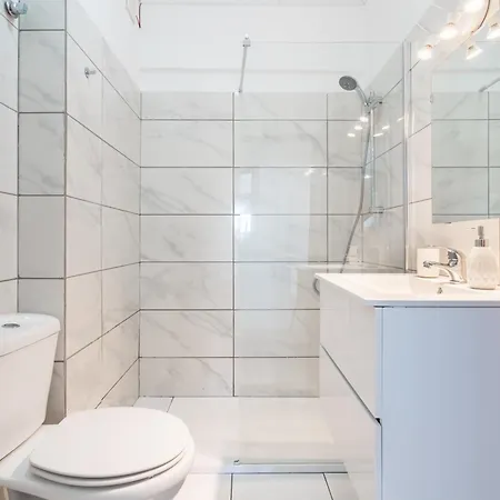 Cozy 1bdr With Spacious Balcony & Pool,